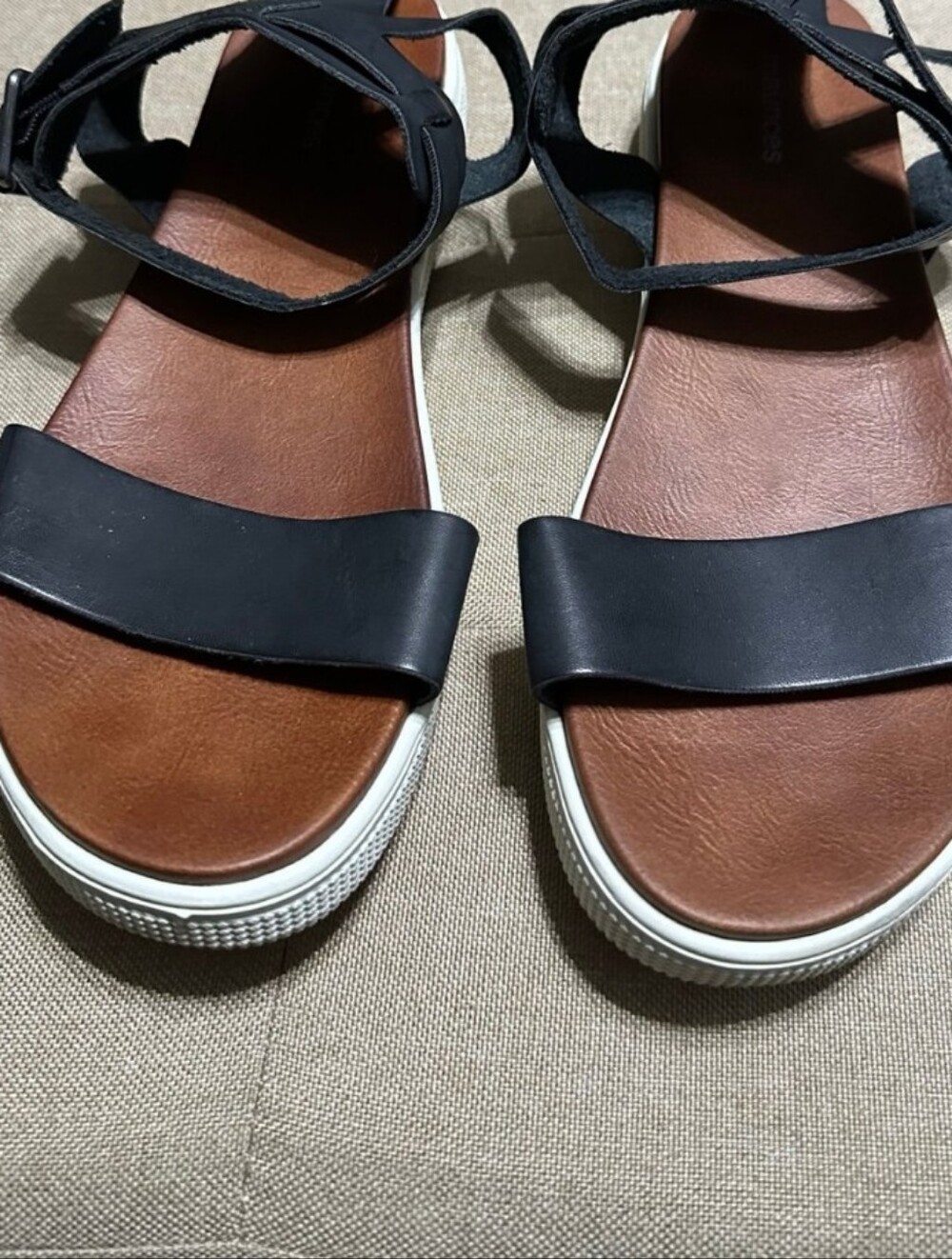 Baretraps Black Leather Women's Sandals Size 8 Excellent condition!